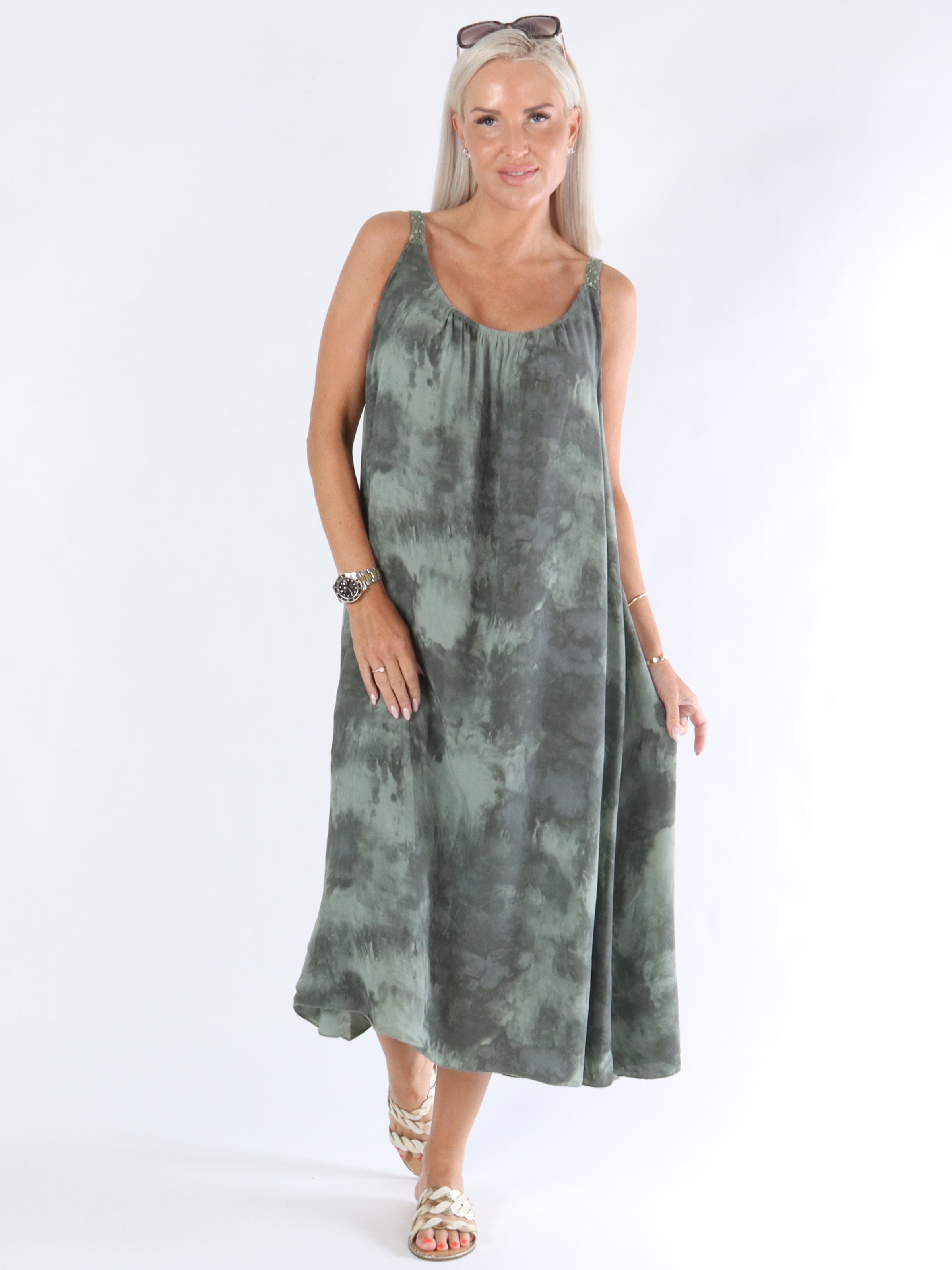 Lina - Armégrön klänning i lös passform med flätade band